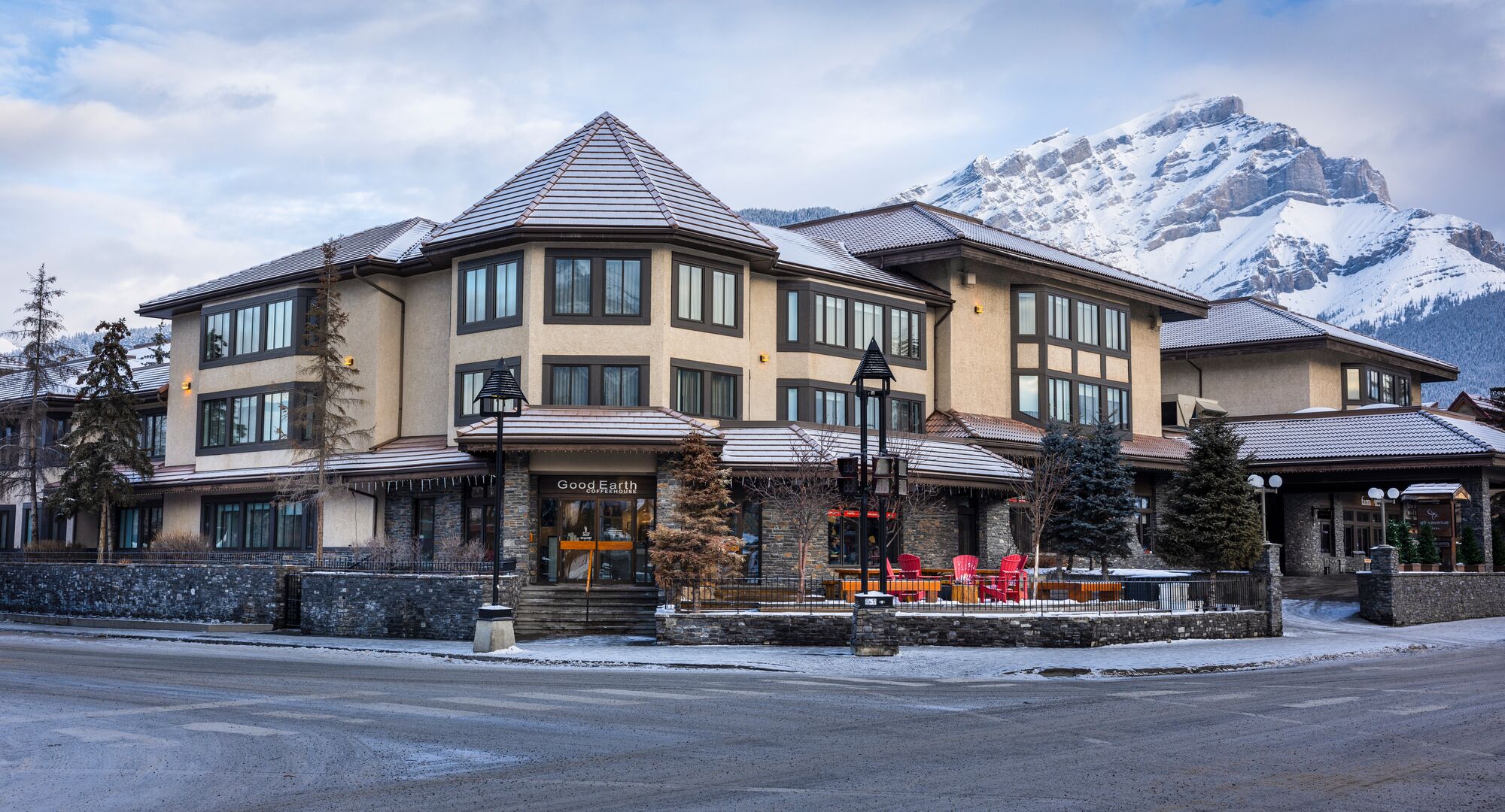 Elk + Avenue Hotel in the winter